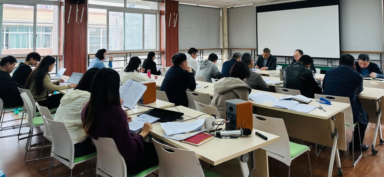 色花堂
党委理论中心组（扩大）会议专题学习“‘新财经’战略升级”