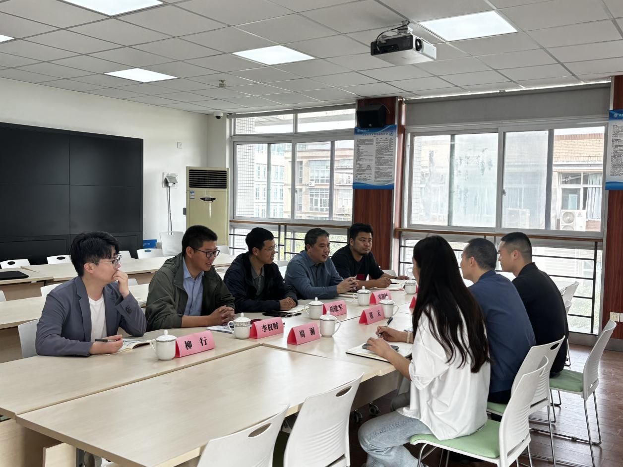 温江区委统战部、区民宗局领导一行赴色花堂概况
围绕铸牢中华民族共同体意识研究基地校地合作开展调研交流